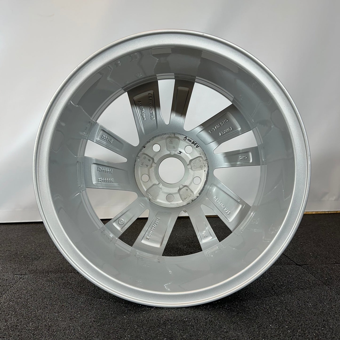 VOLKSWAGEN JANTE ALLIAGE (OEM) 5TA601025Q.