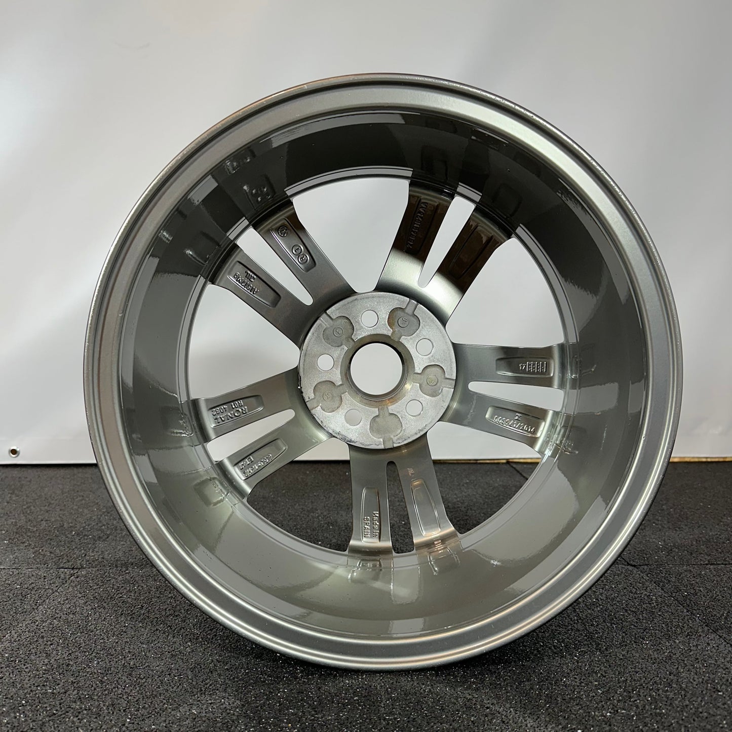 VOLKSWAGEN JANTE ALLIAGE (OEM) 2G0601025AA.