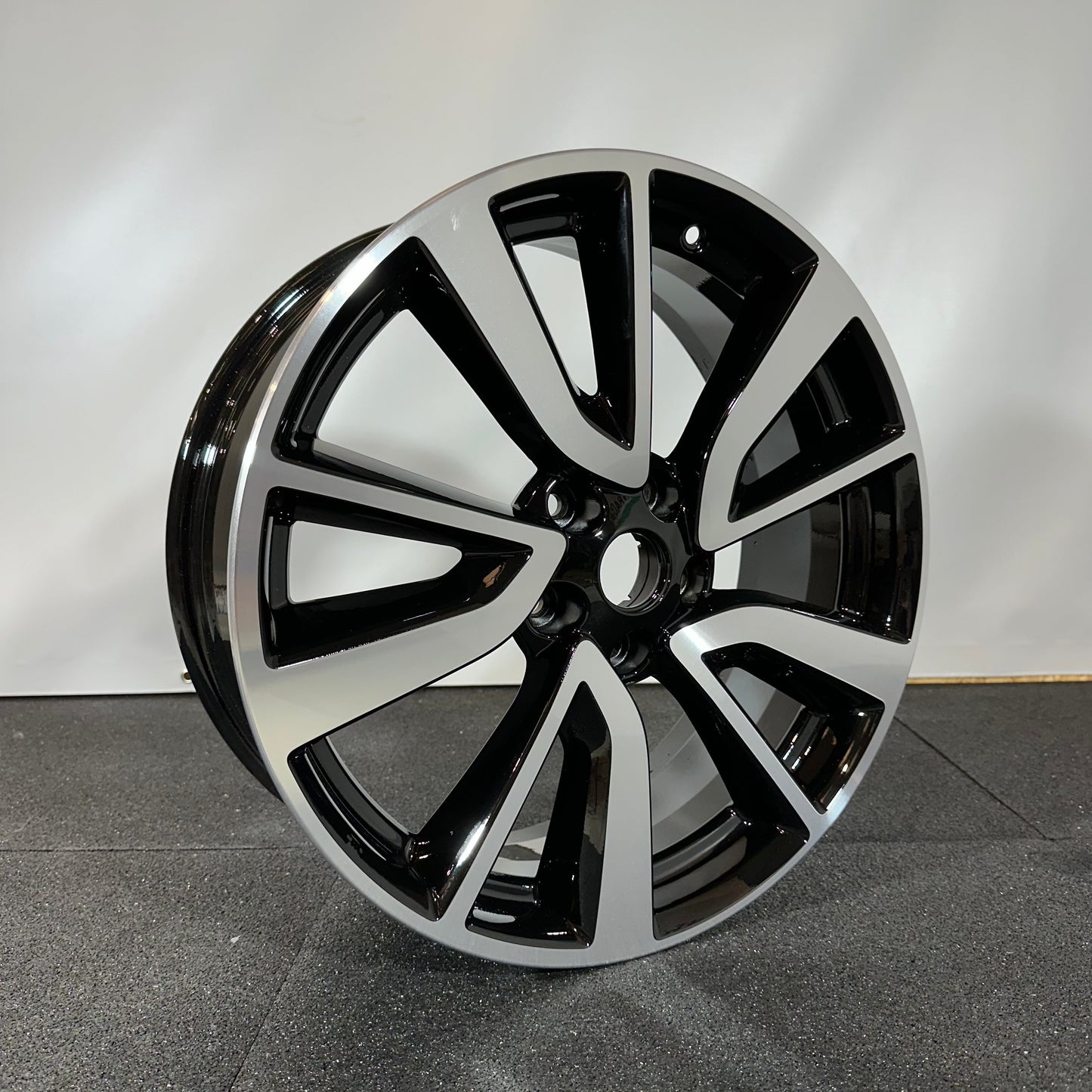 NISSAN JANTE ALLIAGE (OEM) D0C004ES3B.