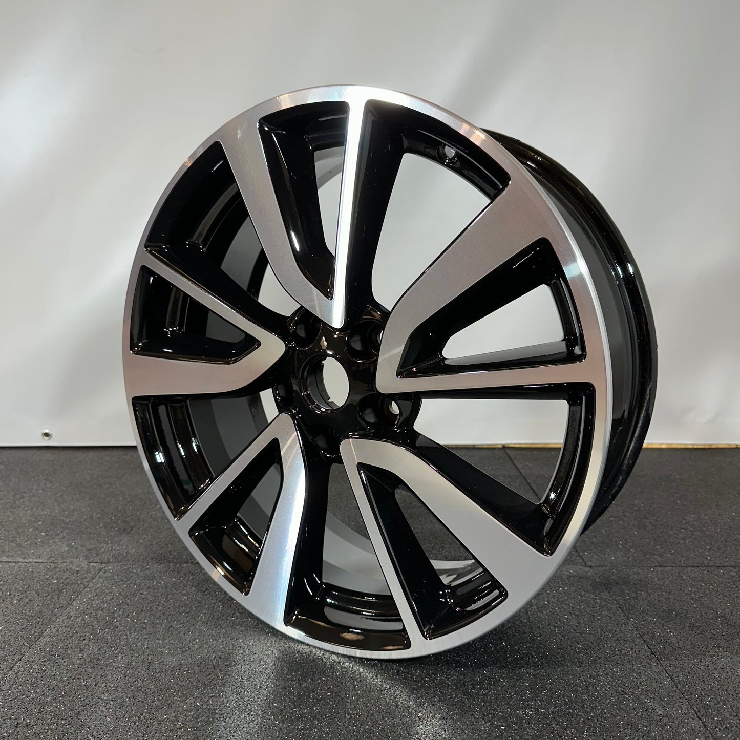 NISSAN JANTE ALLIAGE (OEM) D0C004ES3B.
