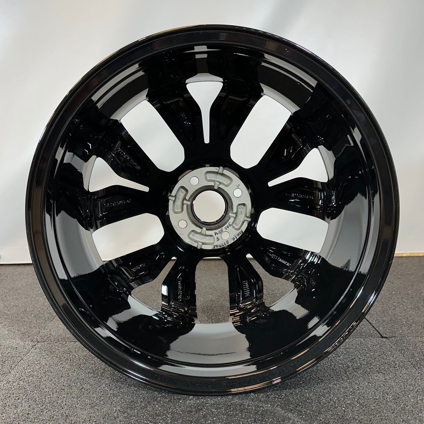 RENAULT JANTE ALLIAGE (OEM) 403000324R.