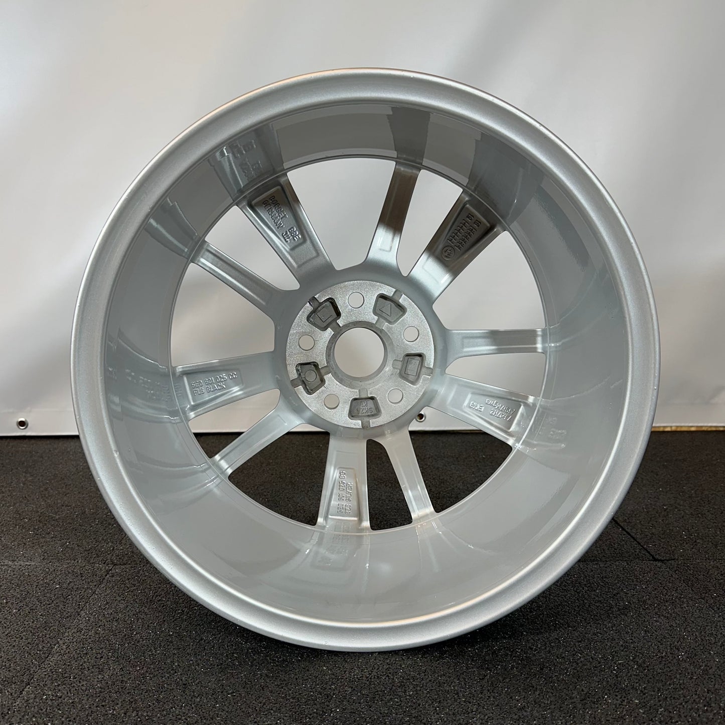 SKODA JANTE ALLIAGE (OEM) 5E0601025BG.
