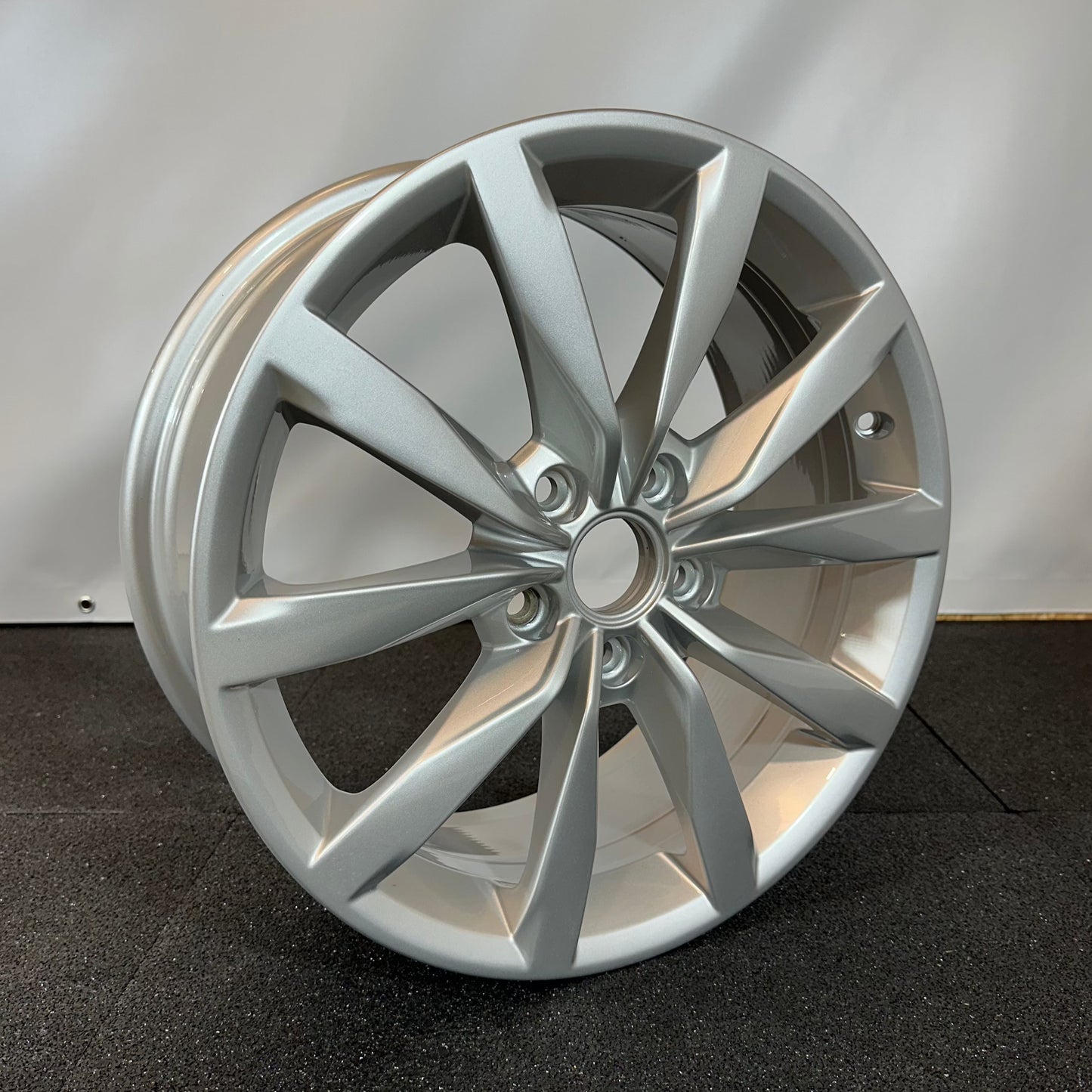 VOLKSWAGEN JANTE ALLIAGE (OEM) 5G0601025BH.