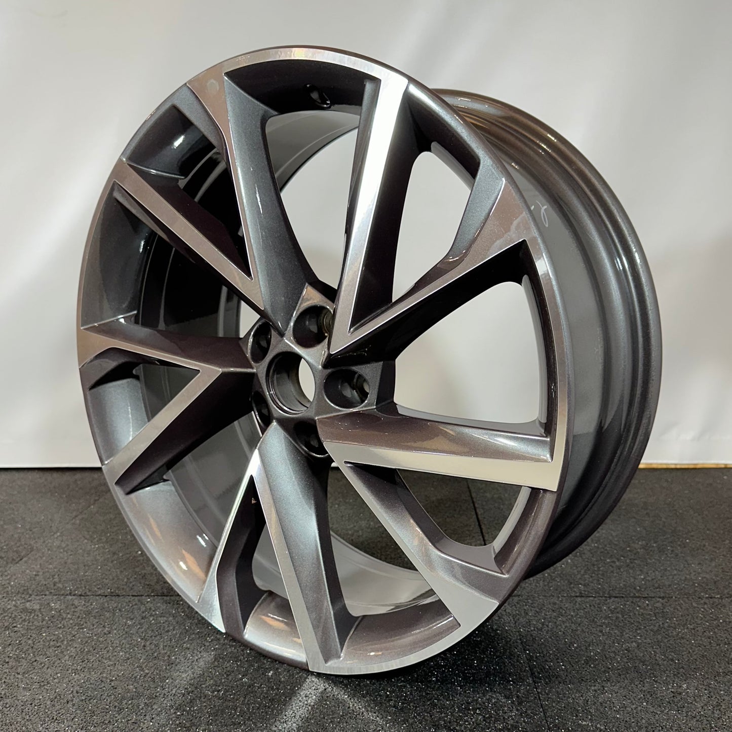 SKODA JANTE ALLIAGE (OEM) 565601025P.