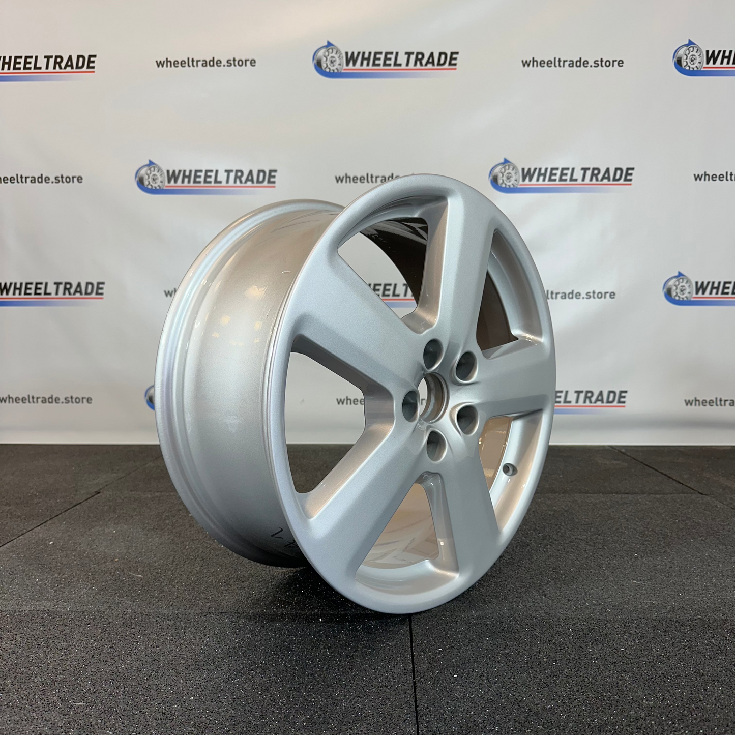 AUDI JANTE ALLIAGE (OEM) 8P0601025S.