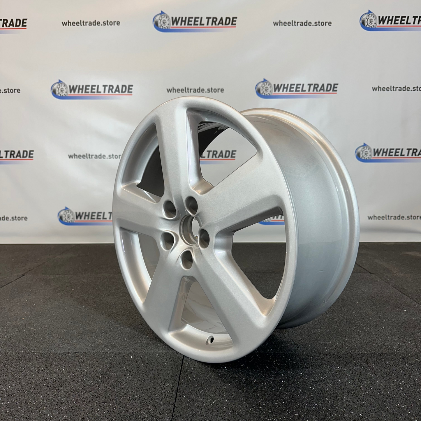 AUDI JANTE ALLIAGE (OEM) 8P0601025S.
