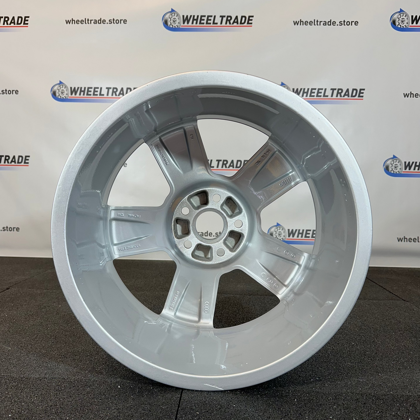 AUDI JANTE ALLIAGE (OEM) 8P0601025S.
