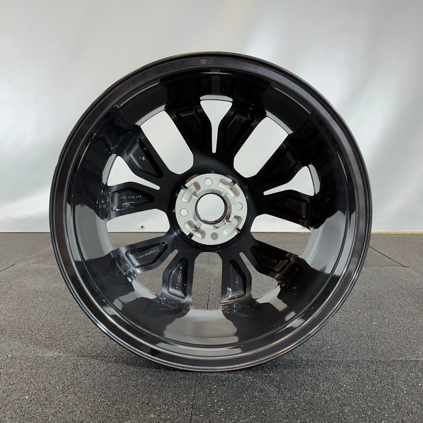 RENAULT JANTE ALLIAGE (OEM) 403000324R.
