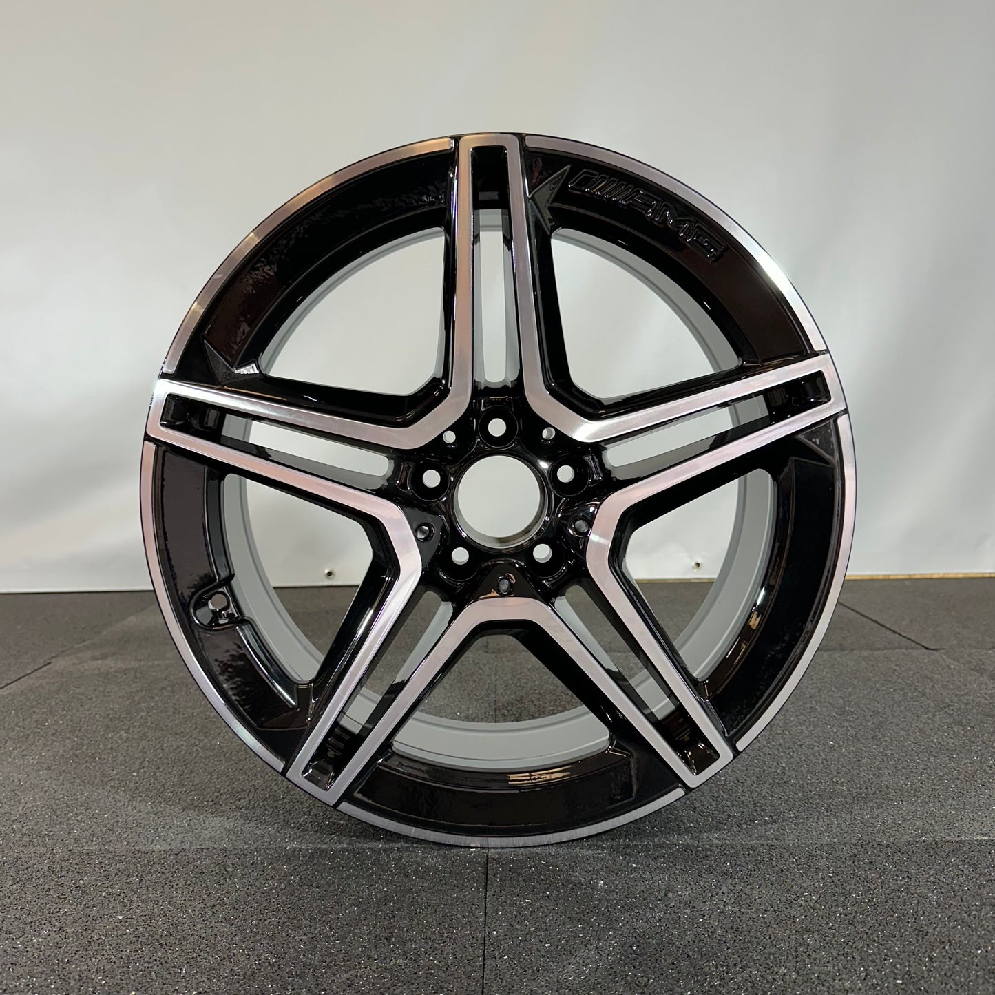 MERCEDES AMG ALLOY WHEEL (OEM) A2534015300