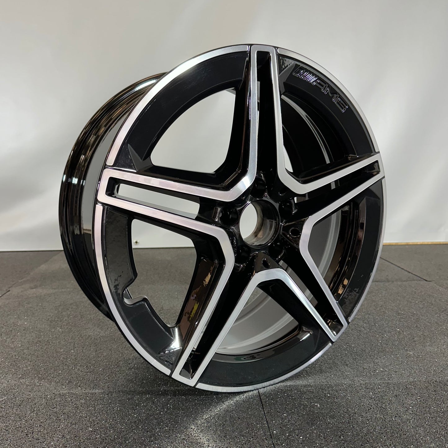 MERCEDES AMG ALLOY WHEEL (OEM) A2534015300