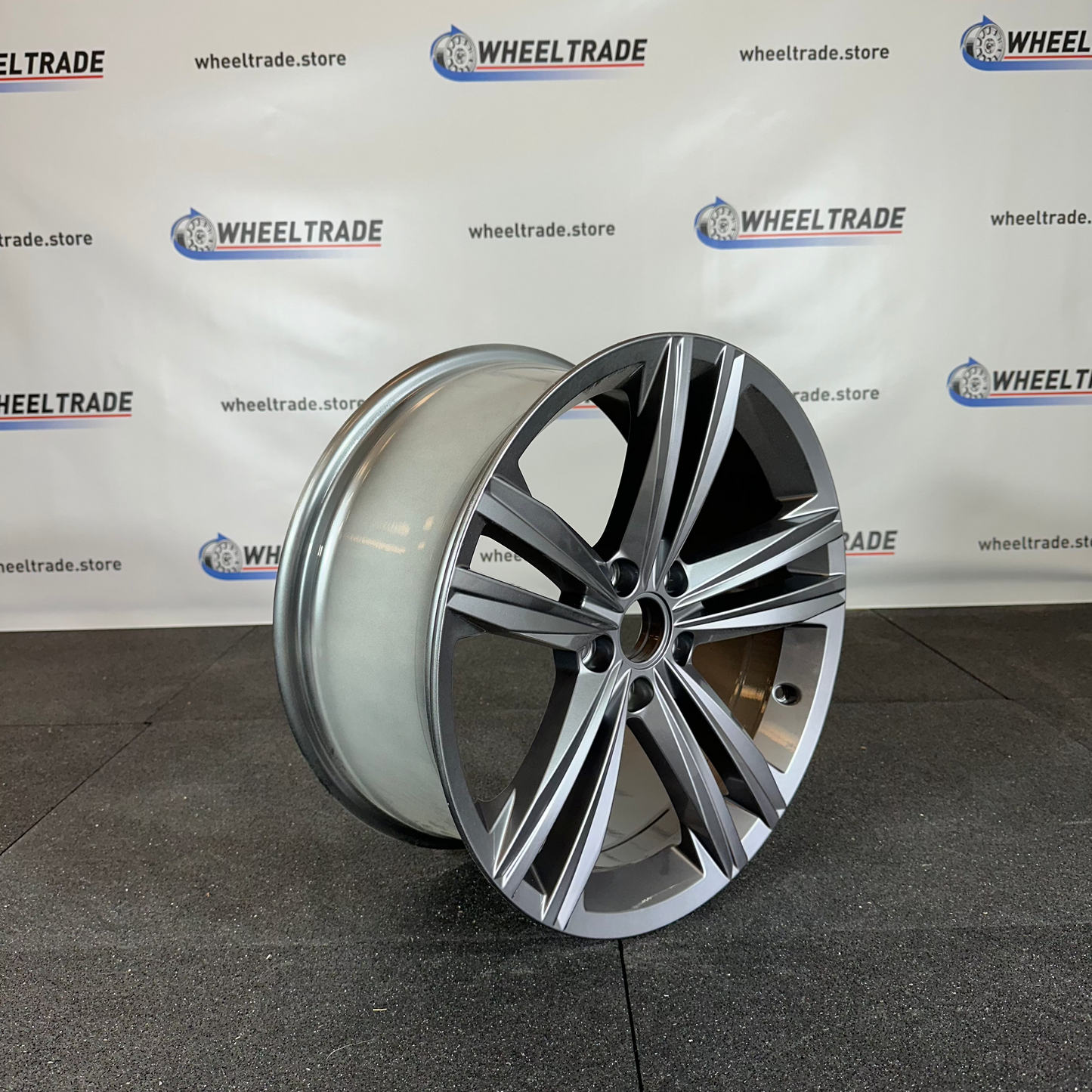 VOLKSWAGEN ALLOY WHEEL (OEM) 3G8601025N
