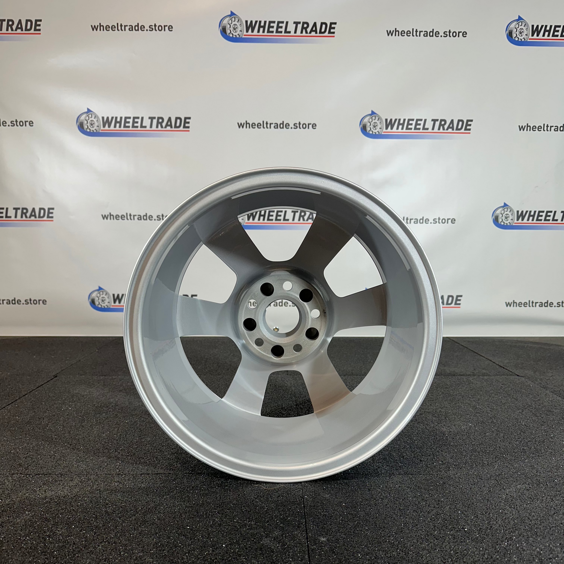 AUDI JANTE ALLIAGE (OEM) 8K0601025F.
