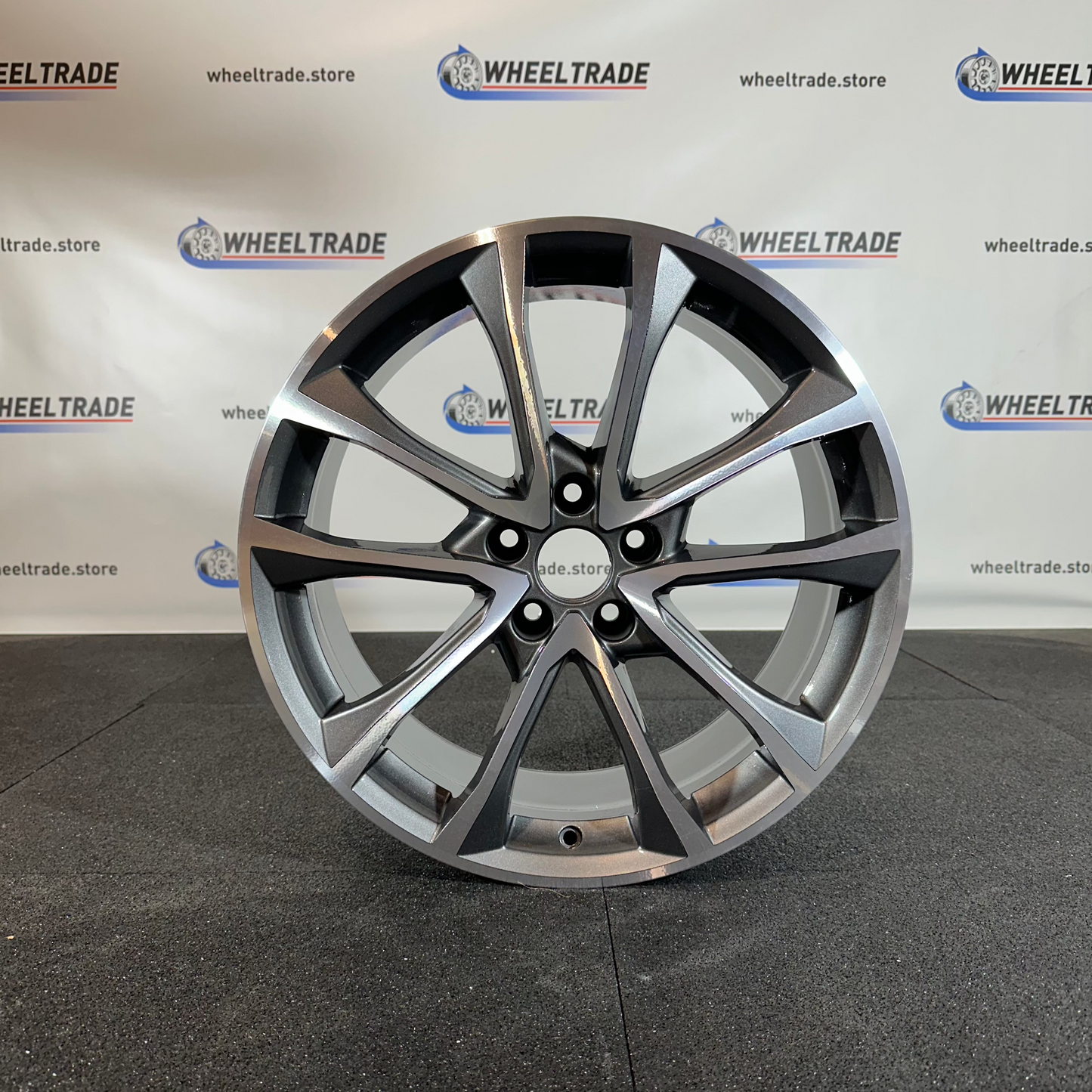 AUDI JANTE ALLIAGE (OEM) 8W0601025BF.