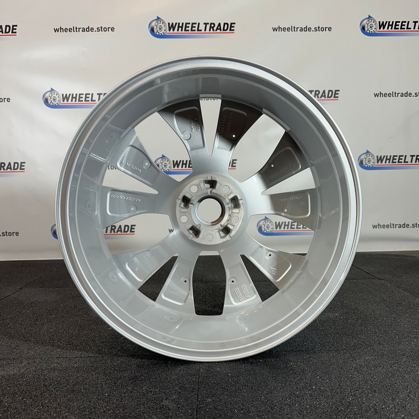 RENAULT JANTE ALLIAGE (OEM) 403006686R ///