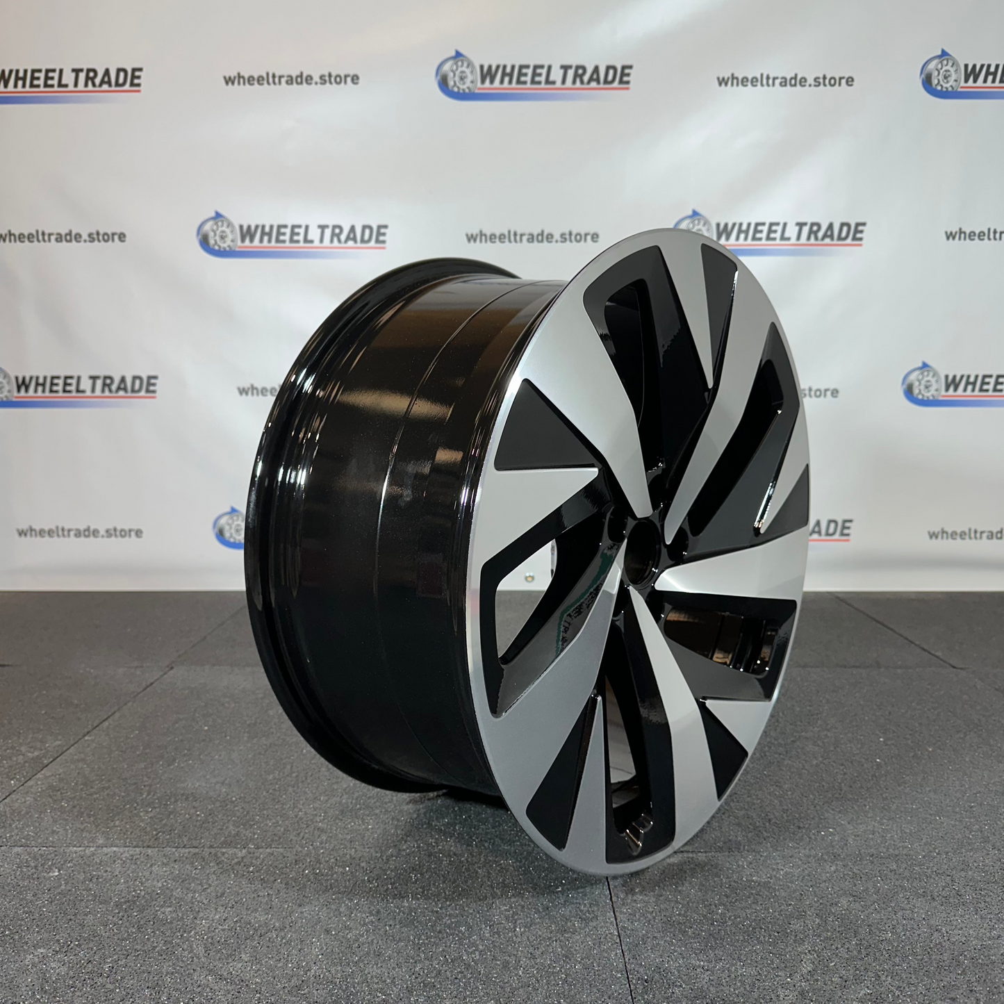 VOLKSWAGEN JANTE ALLIAGE (OEM) 11A601025H ///