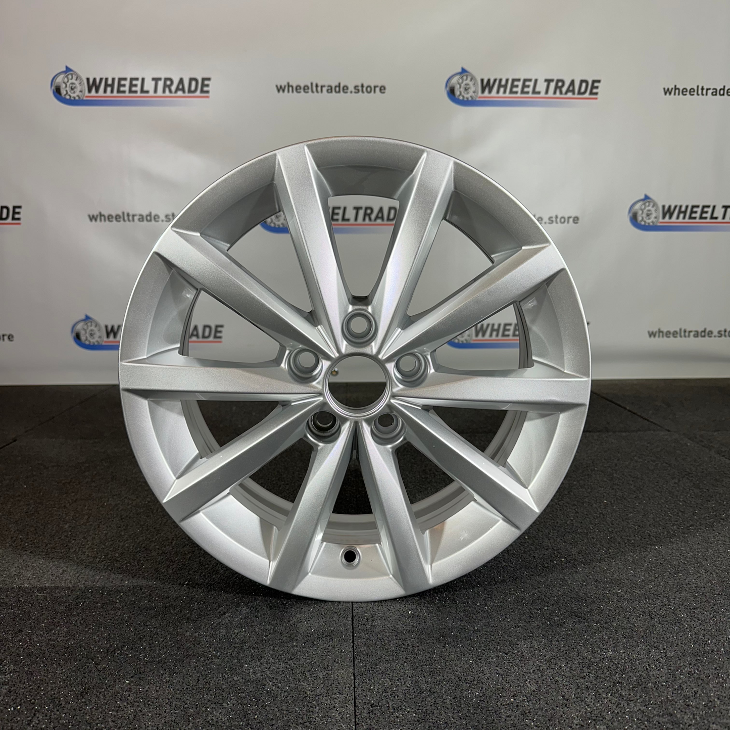 VOLKSWAGEN JANTE ALLIAGE (OEM) 6C0601025M